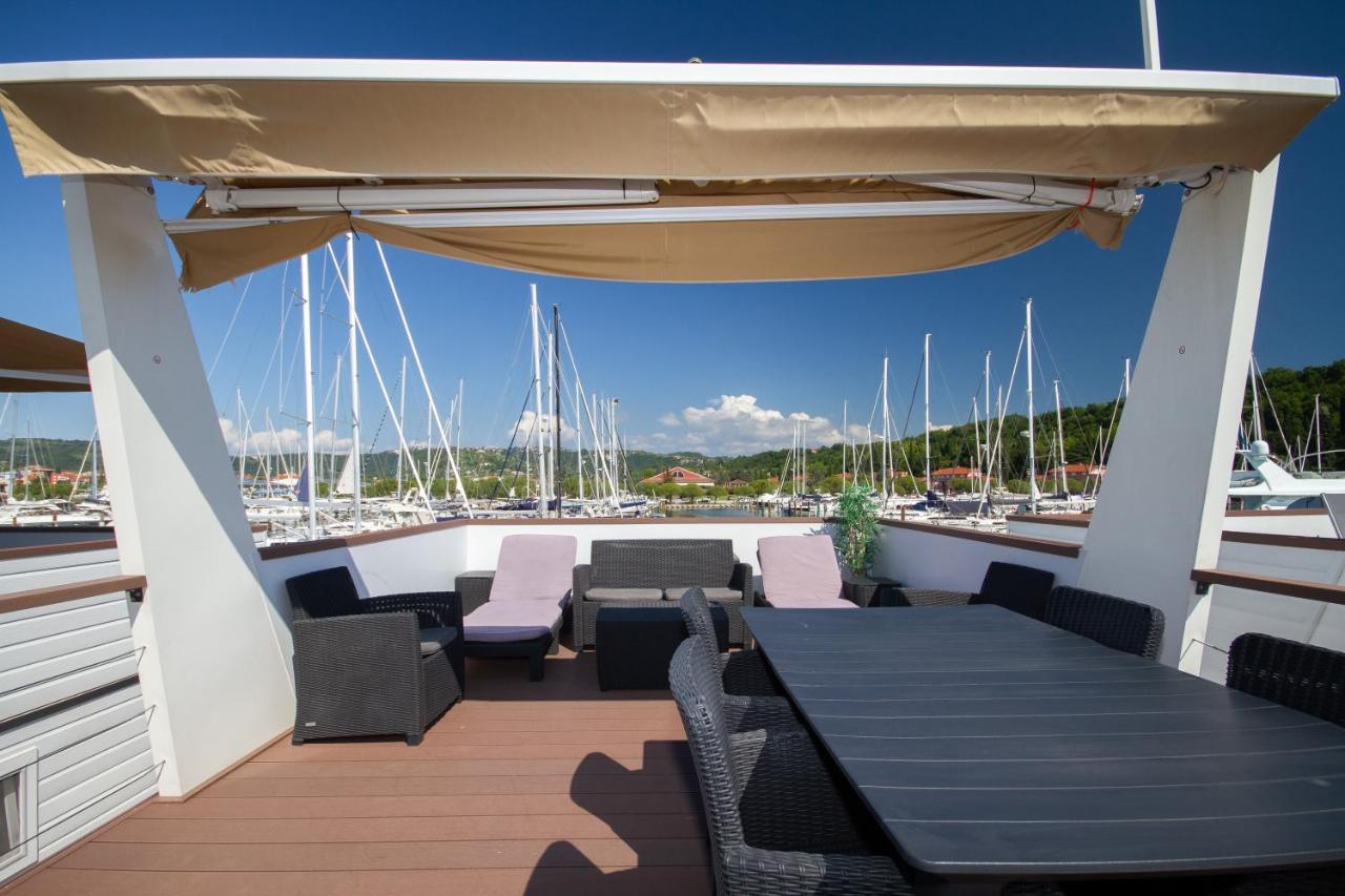 Bamboo Floating House Portoroz Apartment Exterior photo